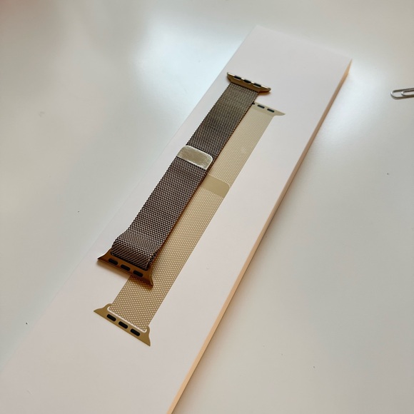 Apple Accessories - Gold stainless steel Milanese Loop 41mm Apple Watch